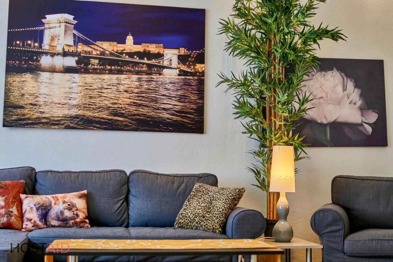 M52 Apartment - Hostaid Budapest Esterno foto