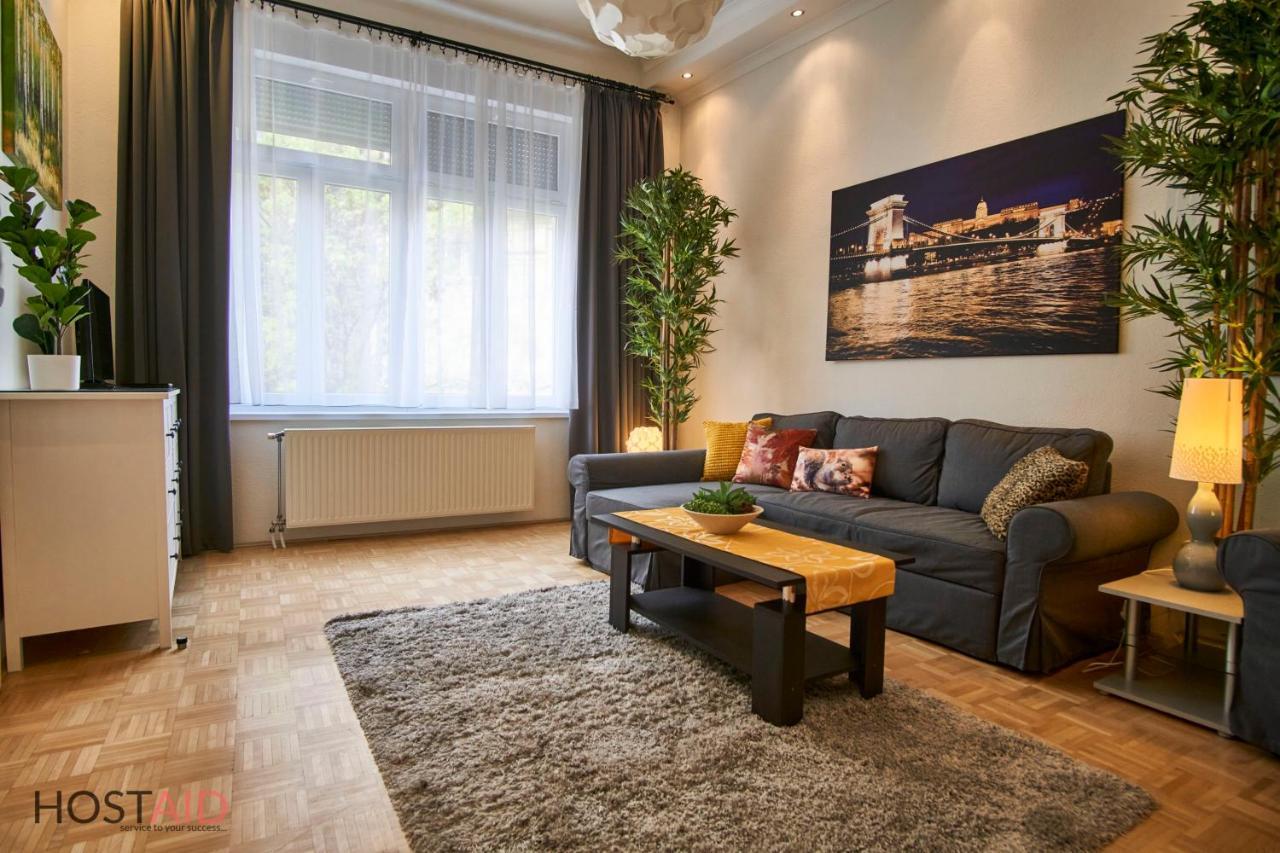 M52 Apartment - Hostaid Budapest Esterno foto