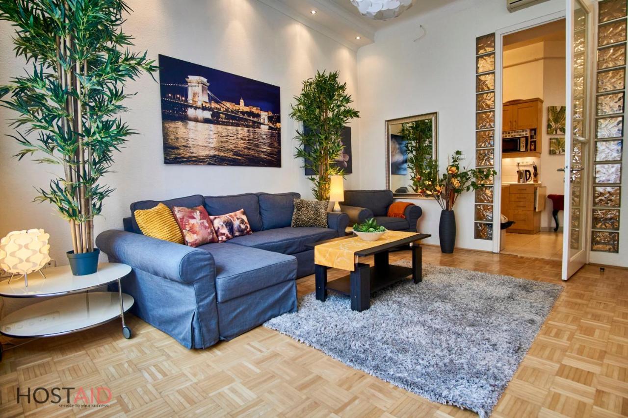 M52 Apartment - Hostaid Budapest Esterno foto
