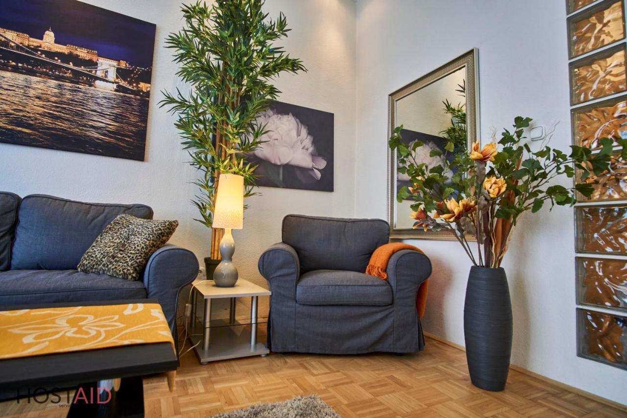 M52 Apartment - Hostaid Budapest Esterno foto