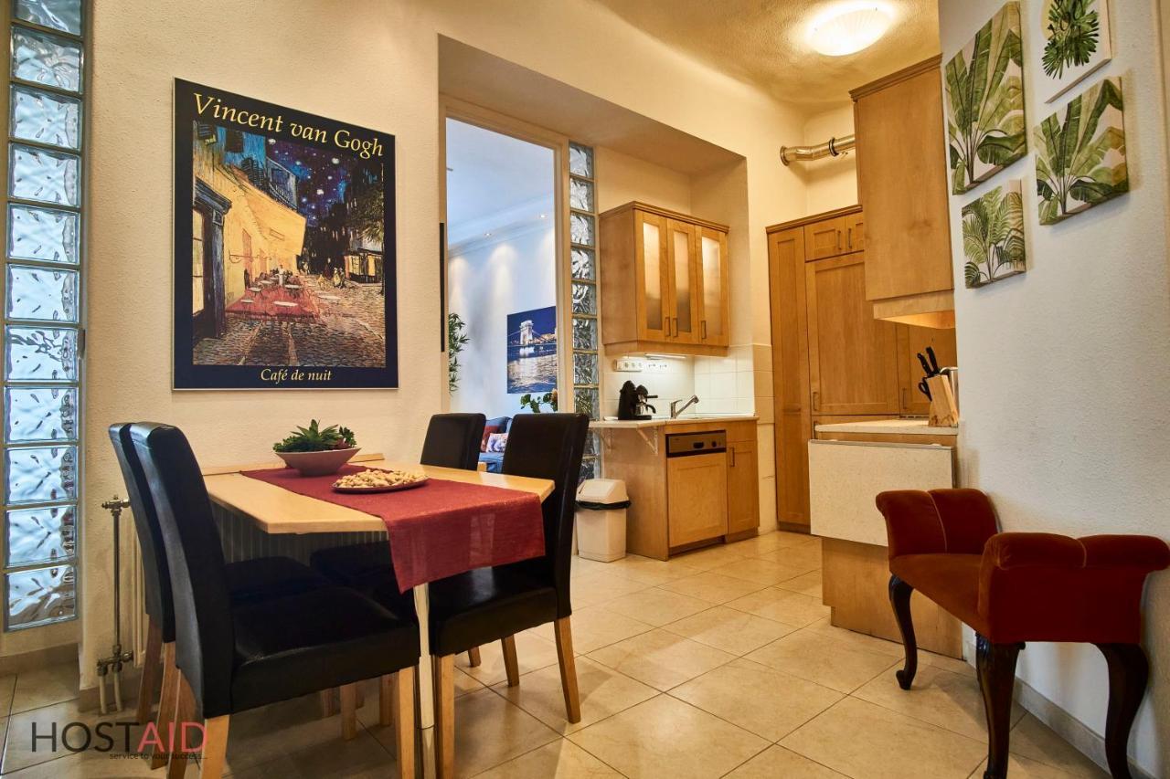 M52 Apartment - Hostaid Budapest Esterno foto