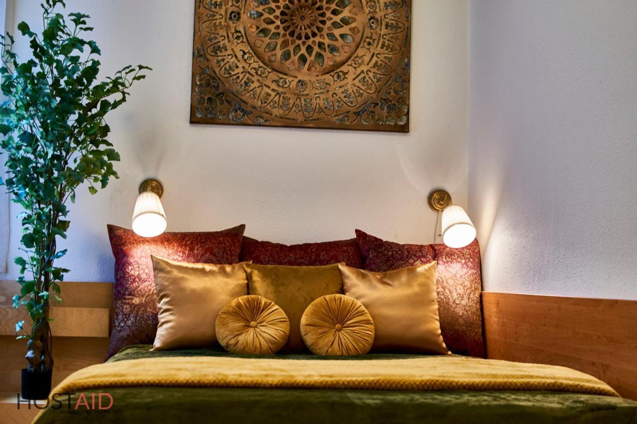M52 Apartment - Hostaid Budapest Esterno foto