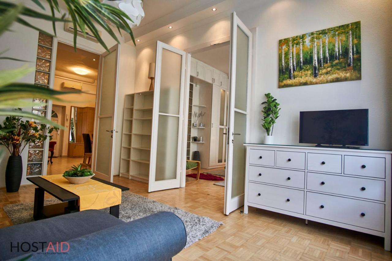 M52 Apartment - Hostaid Budapest Esterno foto