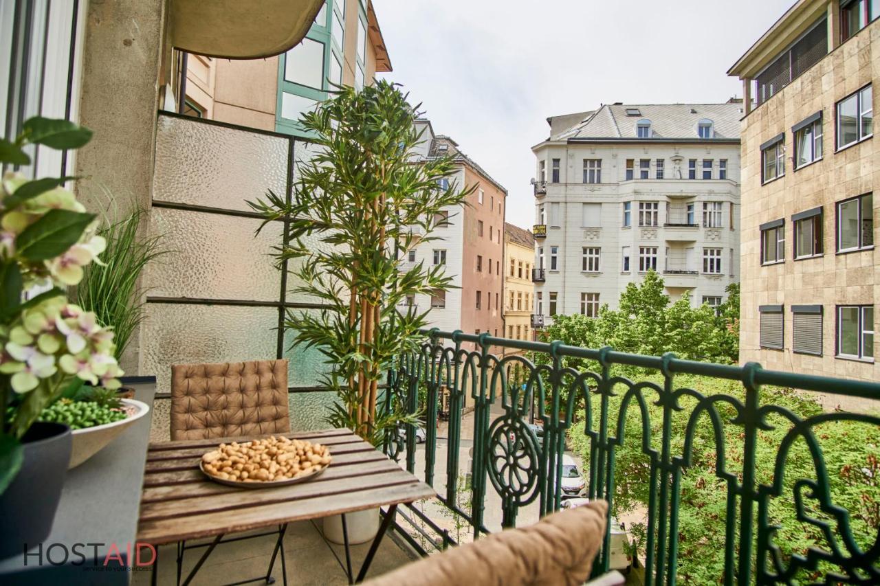 M52 Apartment - Hostaid Budapest Esterno foto